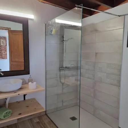 Alunita & Pirita, Con Jardin, Terraza Y Wifi En Zona Tranquila Y Centrica Pansiyon