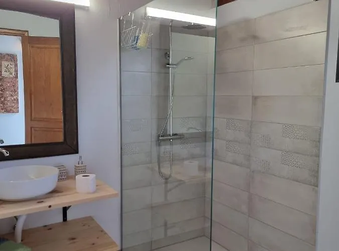 Alunita & Pirita - Peaceful Private With Garden, Terrace & Shared Kitchen Kwatera prywatna