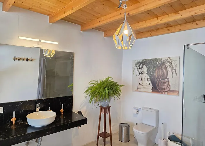 Alunita & Pirita - Peaceful Private With Garden, Terrace & Shared Kitchen Kwatera prywatna Nazaret